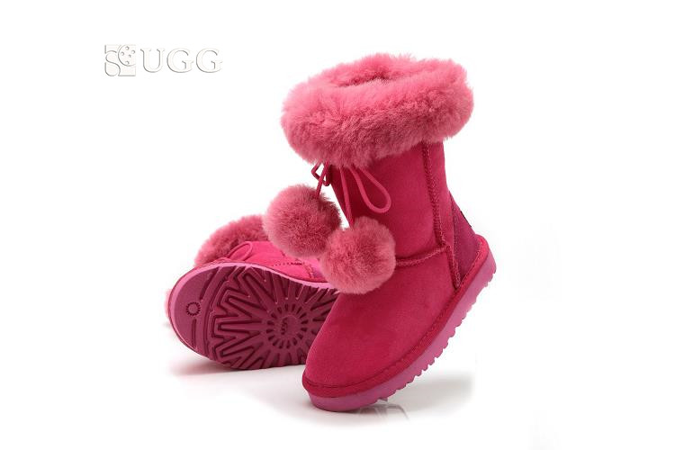 Peach on sale fluffy uggs